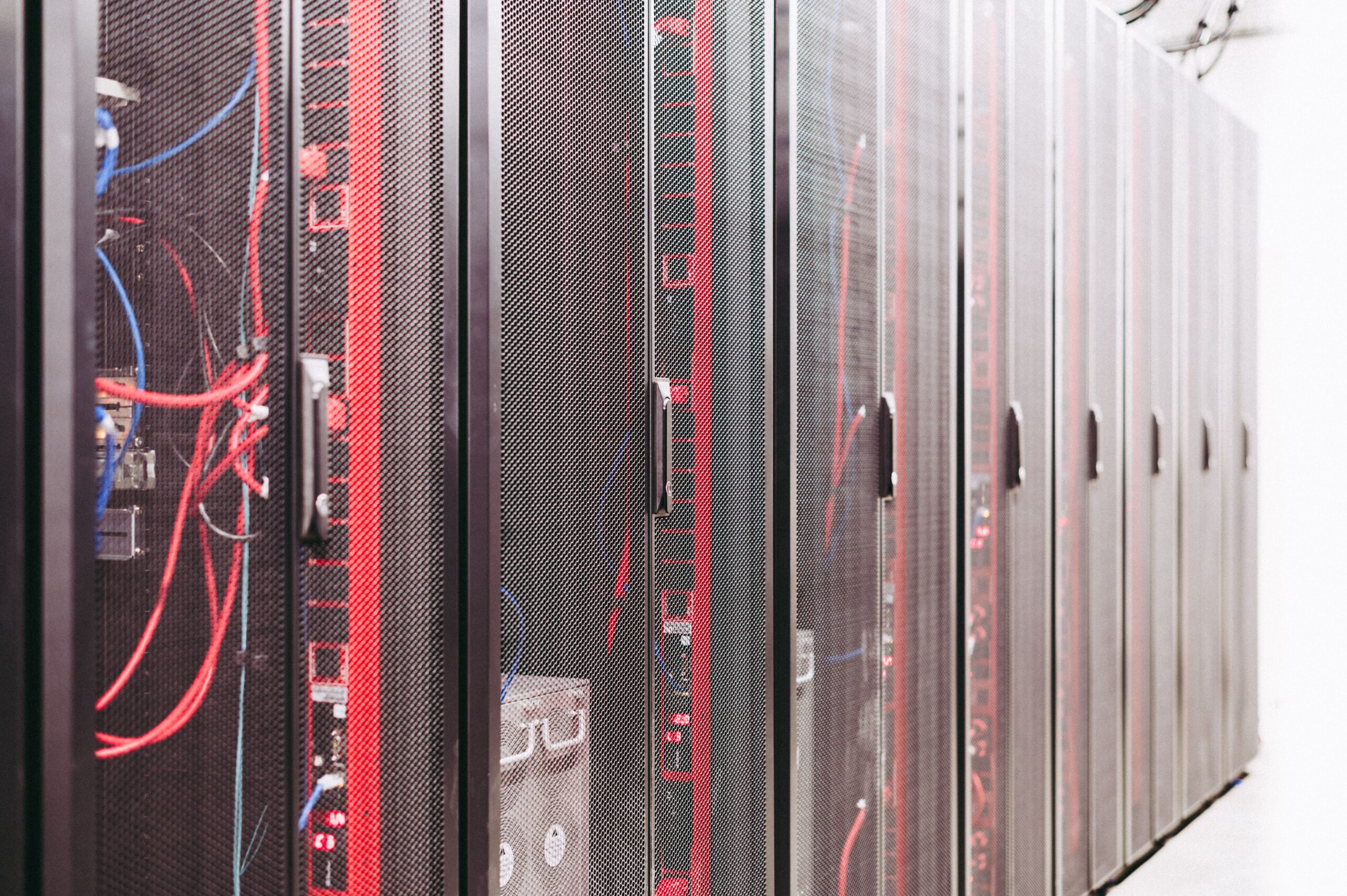 data-center-pexels-brett-sayles-5480781